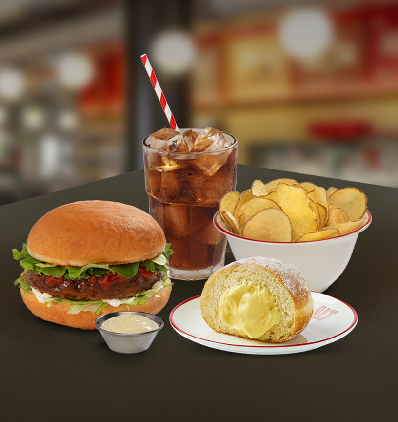 Kids/Teens Menu: Bomba Hamburger, Potato chips, soft drink and bomba dessert with custard cream